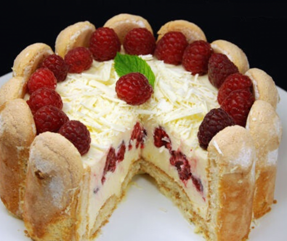 Gâteau bavarois au chocolat blanc et framboises