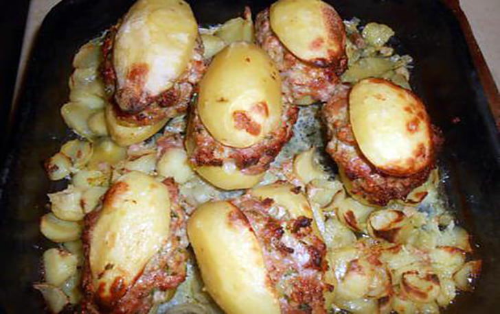Pommes de terre farcies à la chair à saucisse