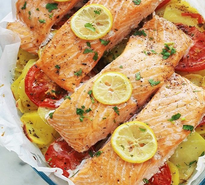 Pavés de Saumon sur Lit de Pommes de Terre Fondantes au Four – Recettes ...