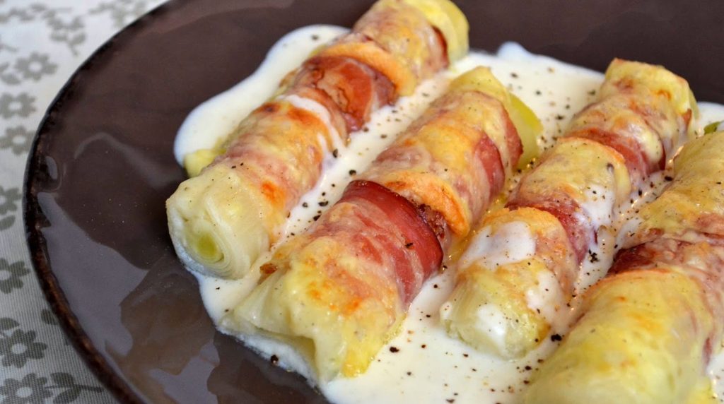 Poireaux gratinés au lard fumé et fromage à raclette Poireaux gratinés au lard fumé et fromage à raclette