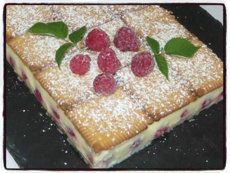 GÂTEAU DE PETITS BEURRES À LA FRAMBOISE - Recettes du net