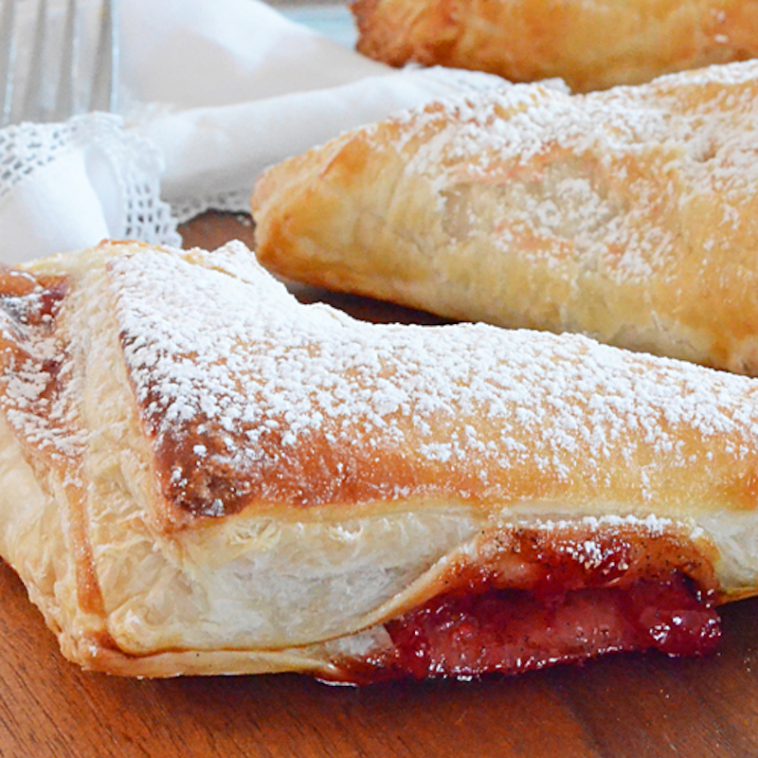 Chaussons aux Fraises, Vanille et Fromage à la Crème